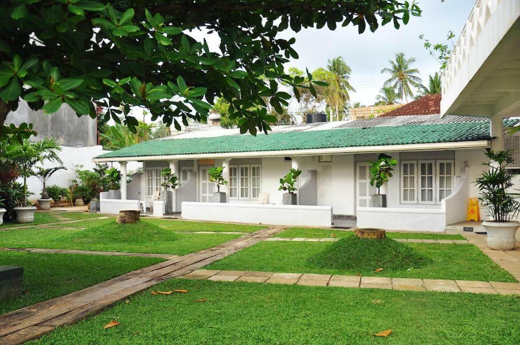Mirissa Bay Resort Exterior photo